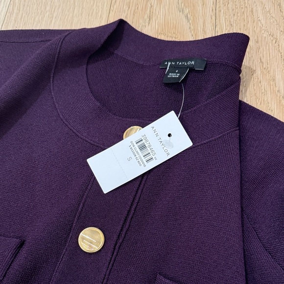 Elegant Purple dress with Gold Buttons - Picture 2 of 2